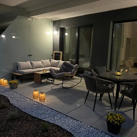 דירה Sky Garden Z Prywatnym Ogrodem I Tarasem, Oddzielna Sypialnia, Dzienny Z Aneksem Kuchennym, Blisko Plazy *