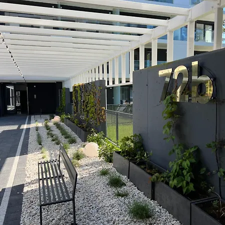 דירה Sky Garden Z Prywatnym Ogrodem I Tarasem, Oddzielna Sypialnia, Dzienny Z Aneksem Kuchennym, Blisko Plazy