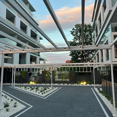 Sky Garden Z Prywatnym Ogrodem I Tarasem, Oddzielna Sypialnia, Dzienny Z Aneksem Kuchennym, Blisko Plazy